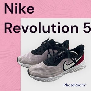 Nike Women's Revolution 5 Iced Marathon Running Shoes Pink & Maroon. Size 9.5